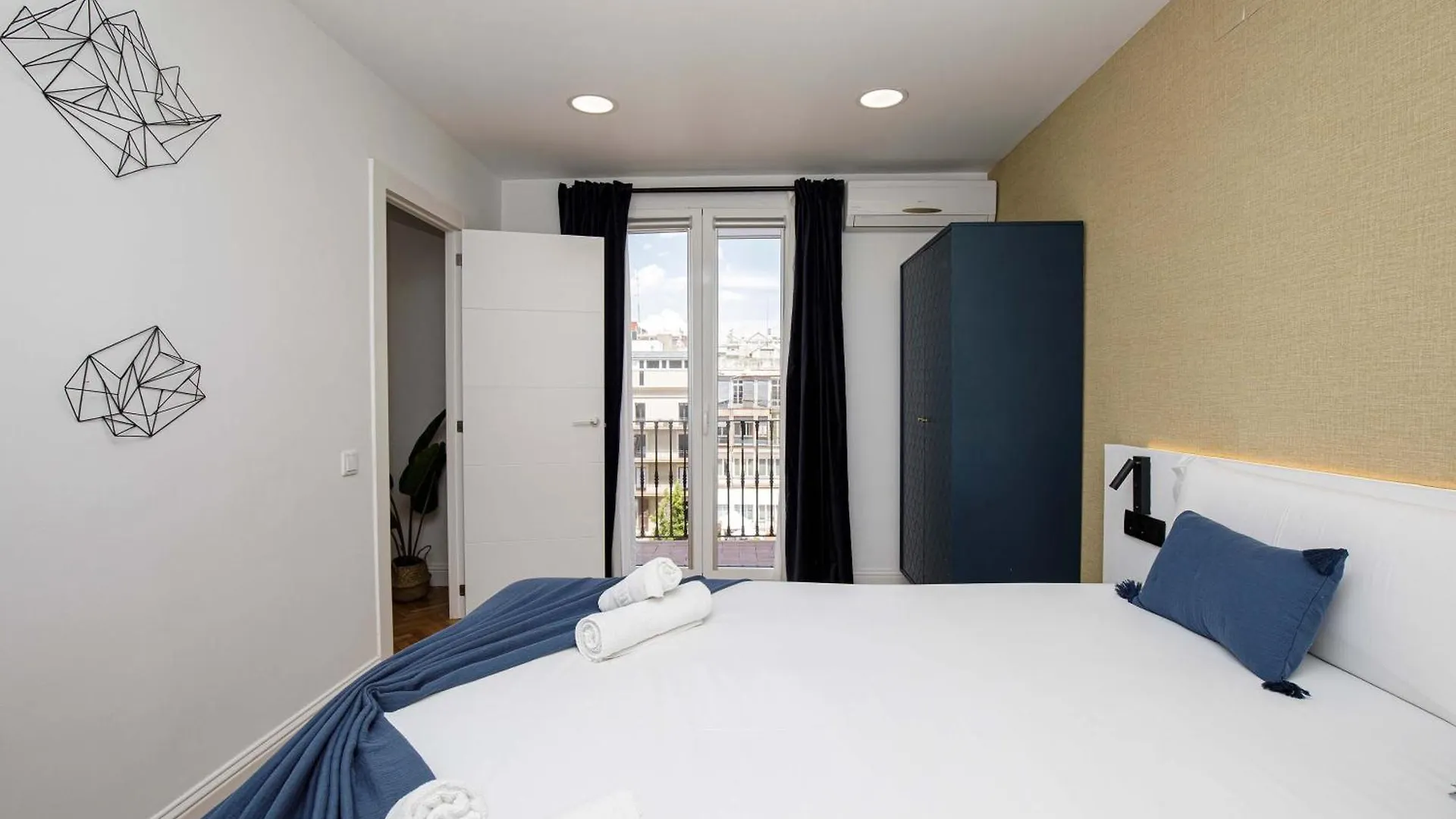 Stay U-Nique Apartments Rambla Catalunya VI Barcelona 0*,  Spain