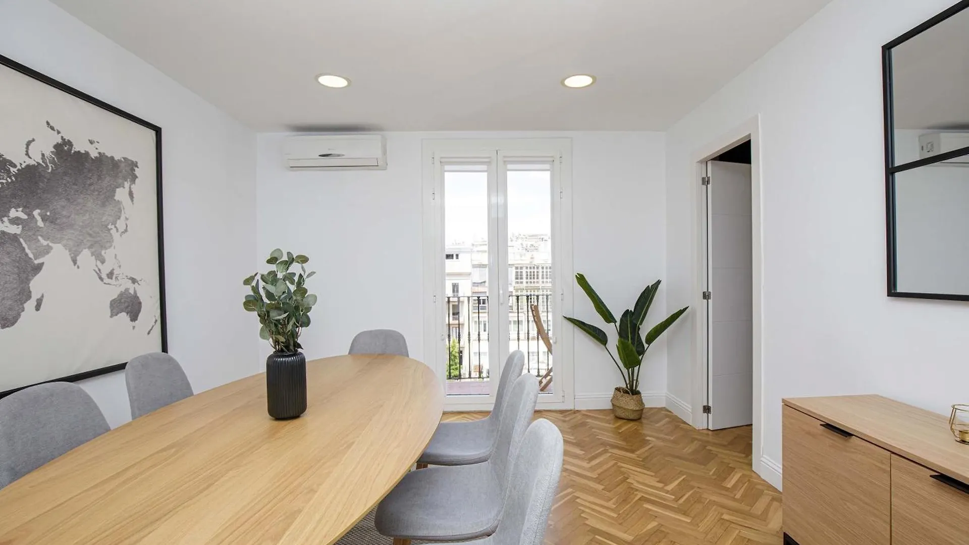 Stay U-Nique Apartments Rambla Catalunya VI Barcelona 0*,  Spain